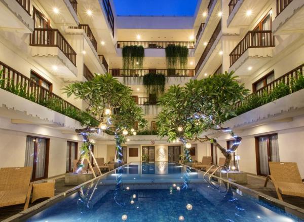 :      SENSE SUNSET HOTEL SEMINYAK 4*  