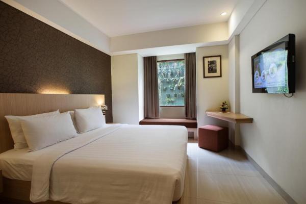 :      SENSE SUNSET HOTEL SEMINYAK 4*  