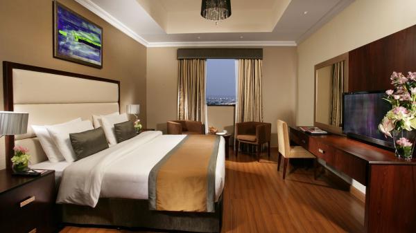 RAMADA HOTEL & SUITES AJMAN 4* ,  (Ajman) 